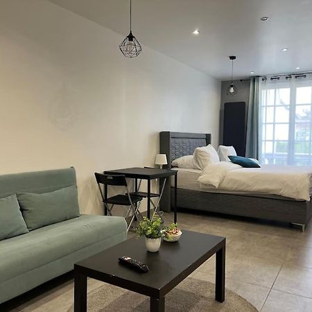 Appartement Elegant Proche Rer/ Cdg / Parc Des Expos 세브랑 외부 사진