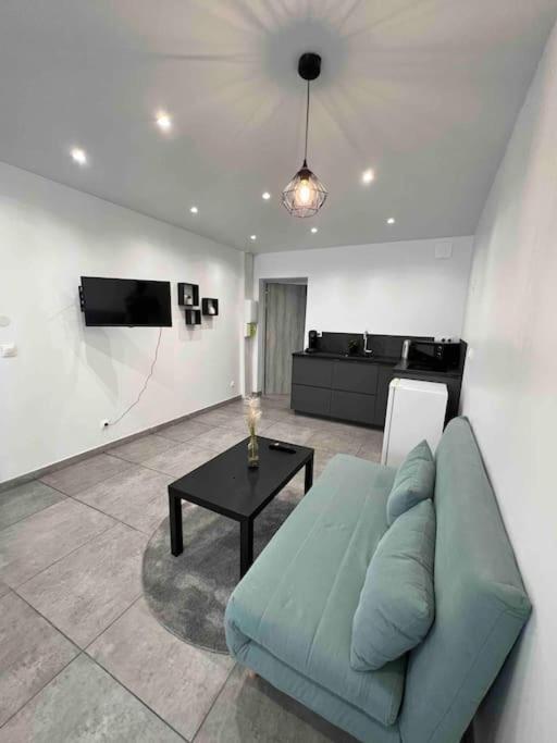 Appartement Elegant Proche Rer/ Cdg / Parc Des Expos 세브랑 외부 사진